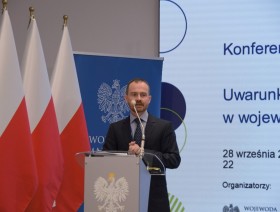 Przemawiający prof. Uniwersytetu Ekonomicznego w Krakowie dr hab. Marcin Stonawski