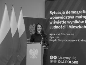 Przemawiająca Dyrektor Urzędu Statystycznego w Krakowie Agnieszka Szlubowska