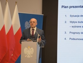 Przemawiający dr Marek Cierpiał-Wolan, Dyrektor Urzędu Statystycznego w Rzeszowie